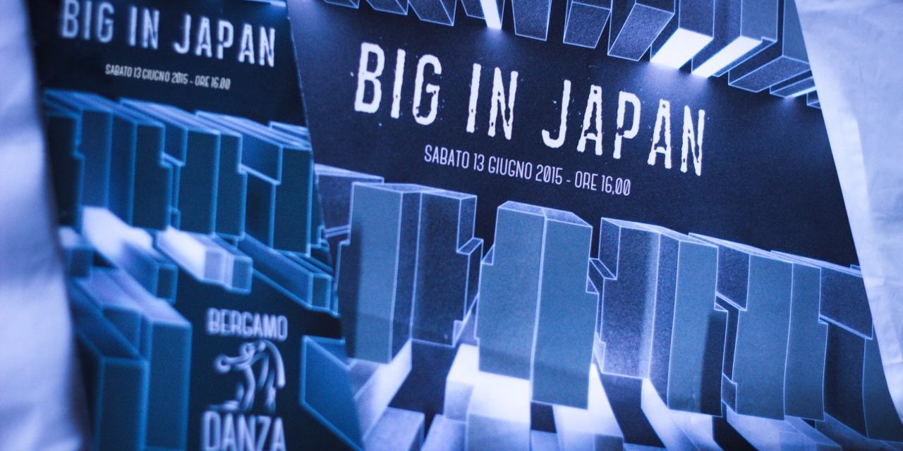 Programma di sala e locandina dettaglio Big in Japan - Bergamo Danza - Memory Slash Vision studios